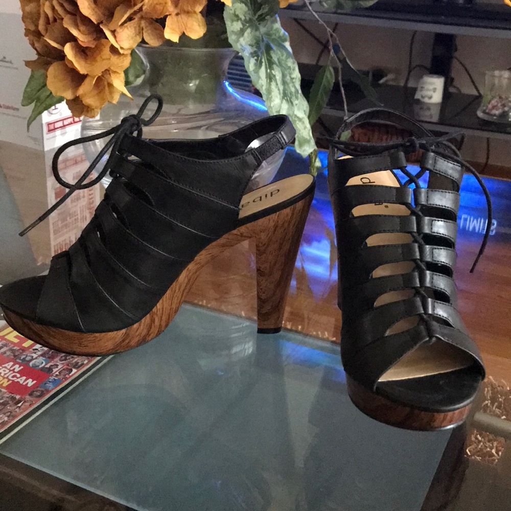 Black Platforms - image 4